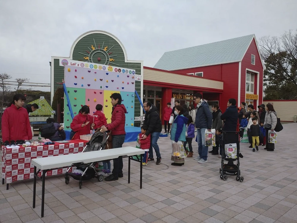 イベント集客にオススメ出張ボルダリングウォール設置